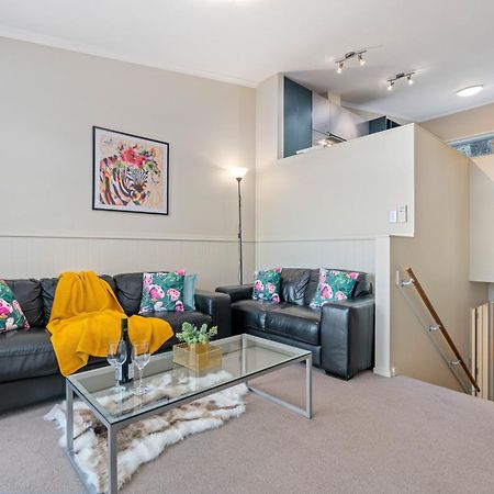 2-Bedroom Apartment With Lake & Mountain View - Beechwood Квинстаун Экстерьер фото